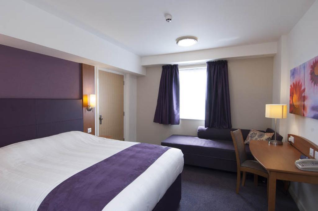 Premier Inn Sittingbourne Kent Zimmer foto