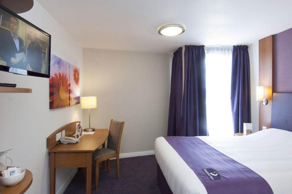 Premier Inn Sittingbourne Kent Zimmer foto