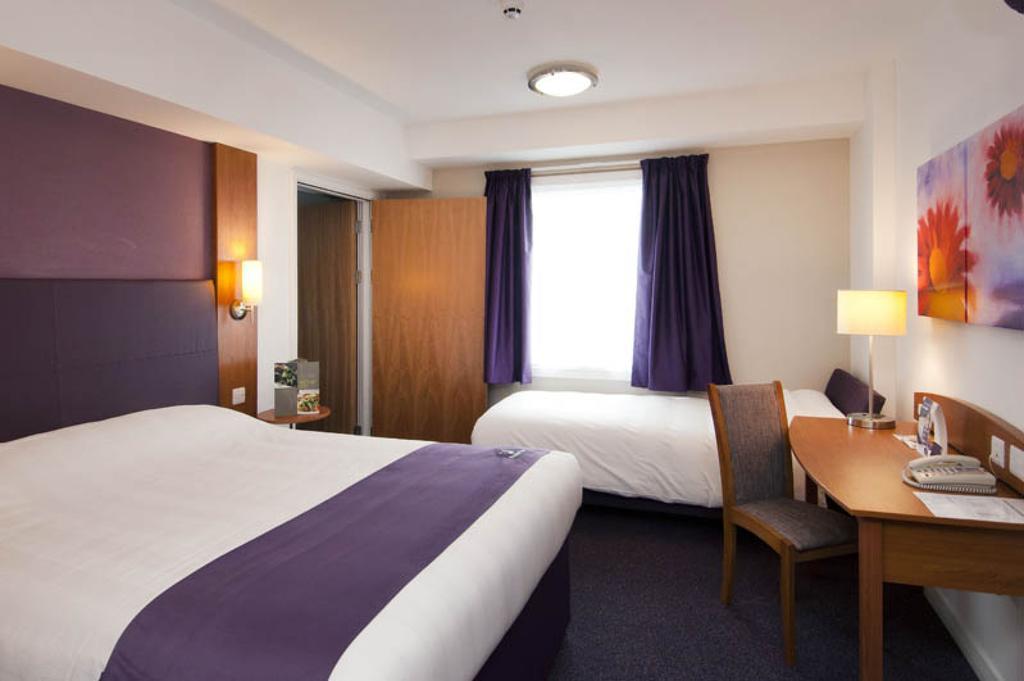 Premier Inn Sittingbourne Kent Zimmer foto