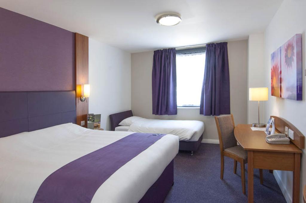 Premier Inn Sittingbourne Kent Zimmer foto