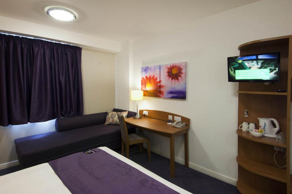 Premier Inn Sittingbourne Kent Zimmer foto